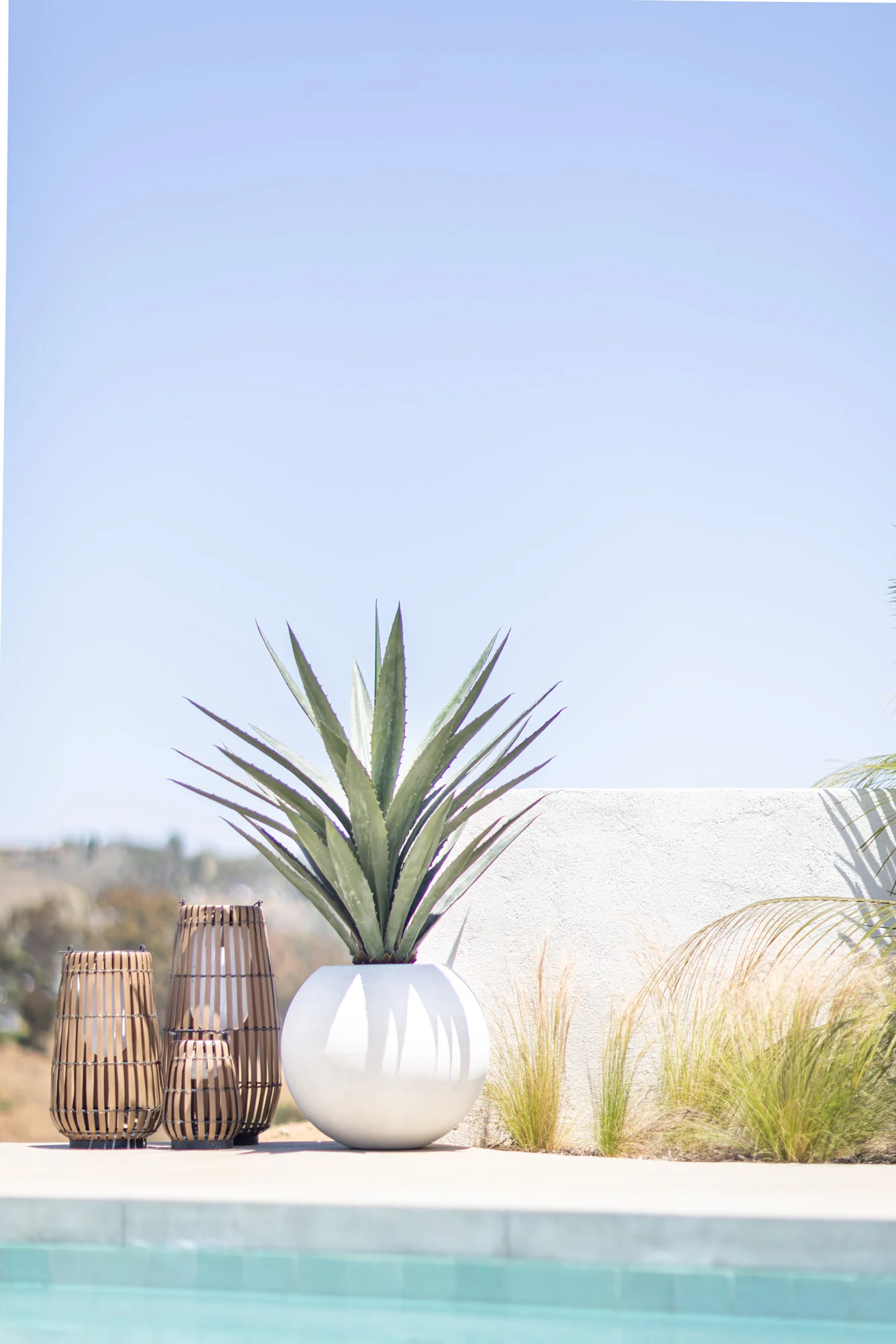 Kona Planter Collection Moss White CN1337 - Image 4